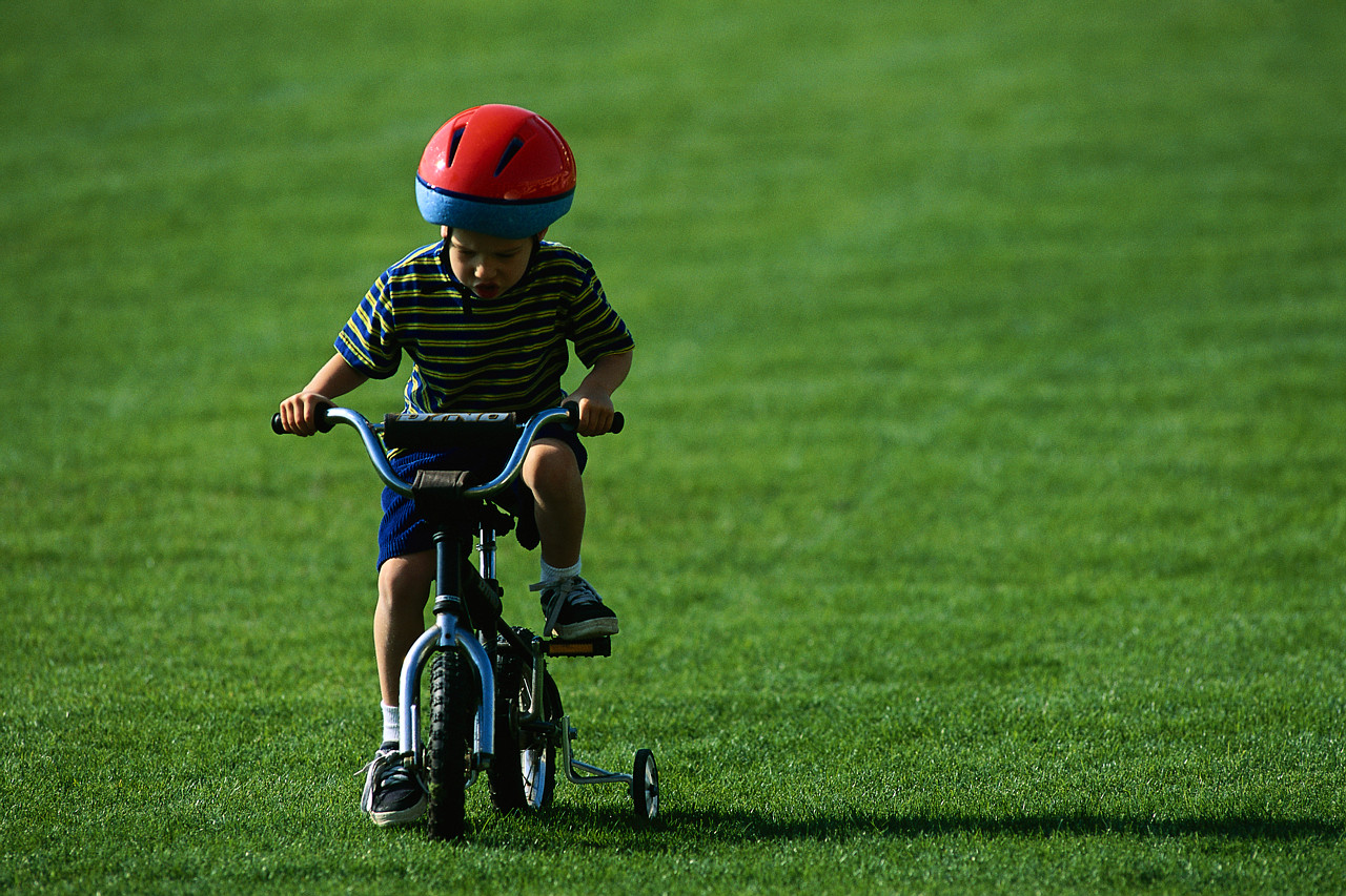 Aprender a andar de bicicleta: 3 dicas para crianças